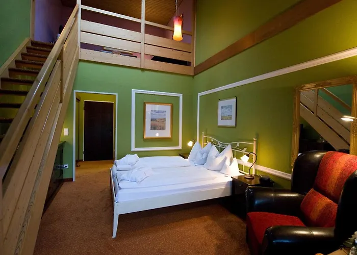 Glockenspiel Hotel 3*