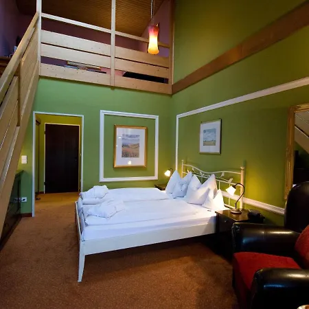Glockenspiel Hotel 3*